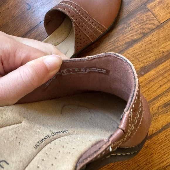 Clarks Women’s Brown Slip-On Shoes Mules - Picture 6 of 6